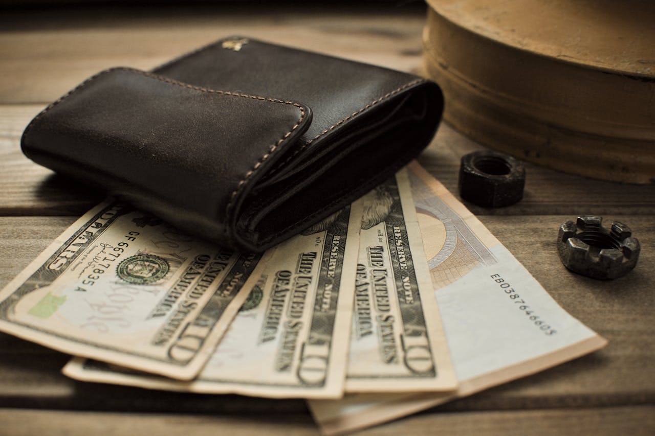 10 Key Facts About World Currencies 