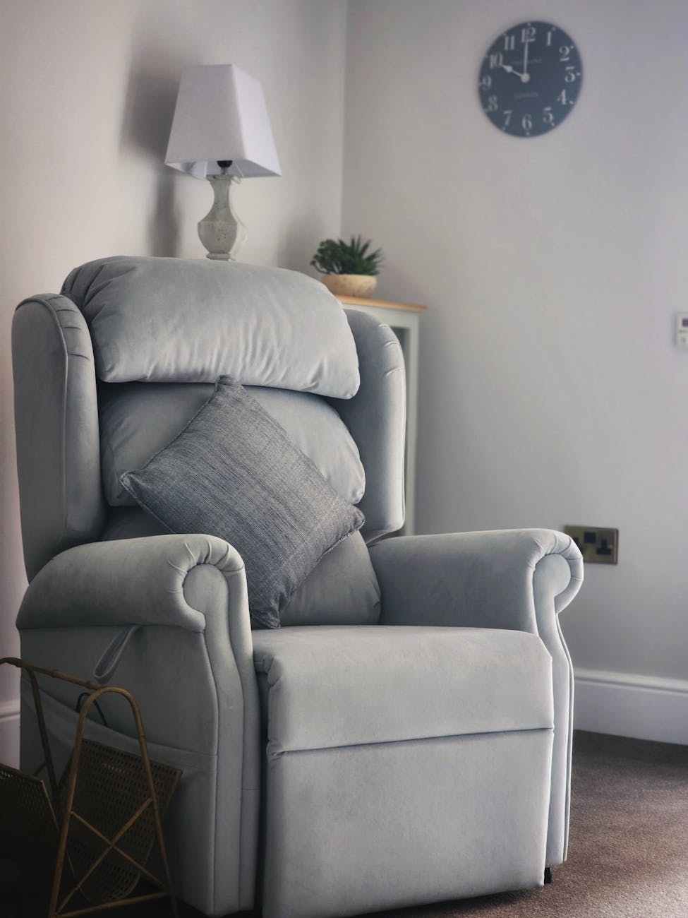 How to Choose the Best Recliner Sofa for Your Home
