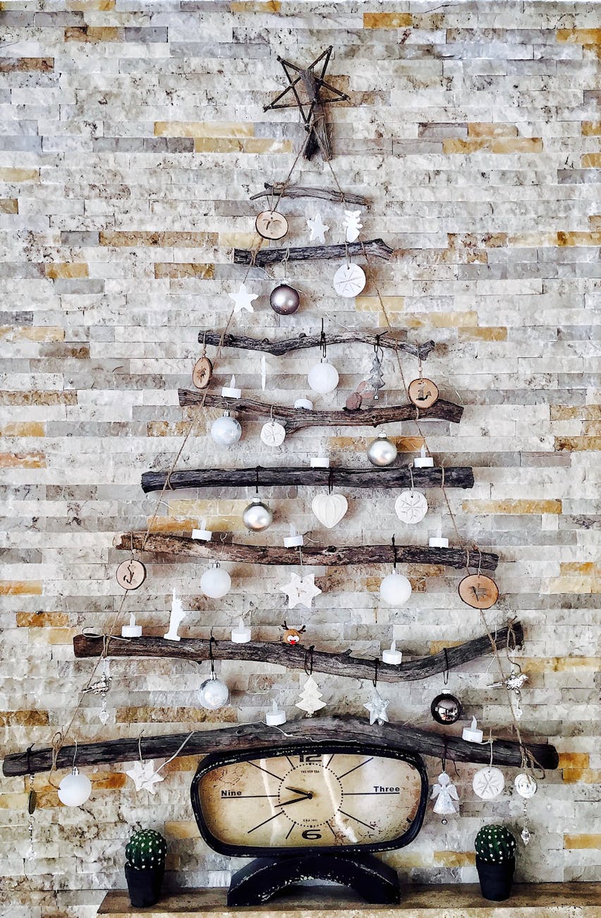 20 Simple Christmas Tree Ideas For All